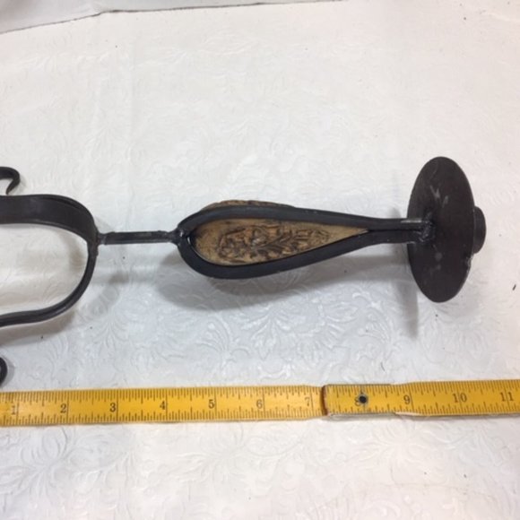 VTG Wrought Iron Carved Seed Pod Candleholder Hand Forged Black Metal Gothic - Picture 9 of 9